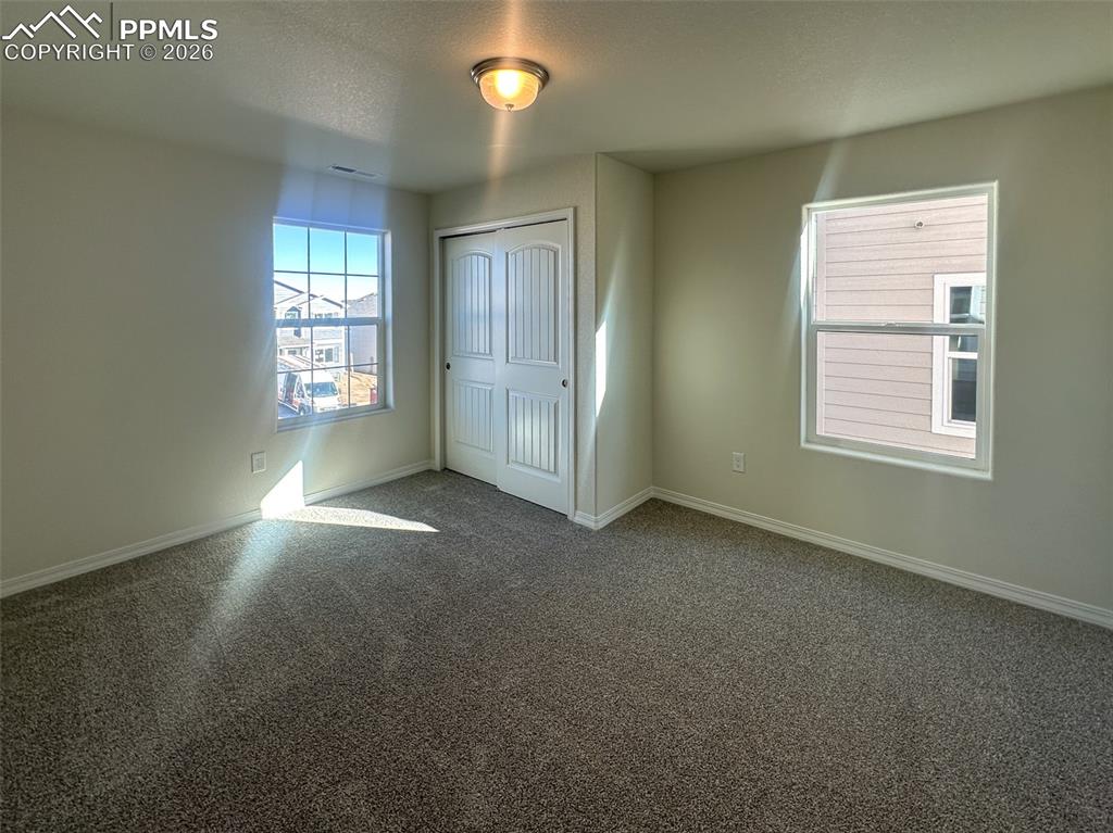 Image 30 of 34: Bedroom