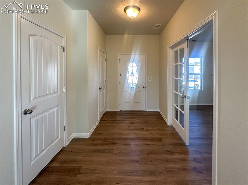 Image 4 of 34: Entrance Foyer