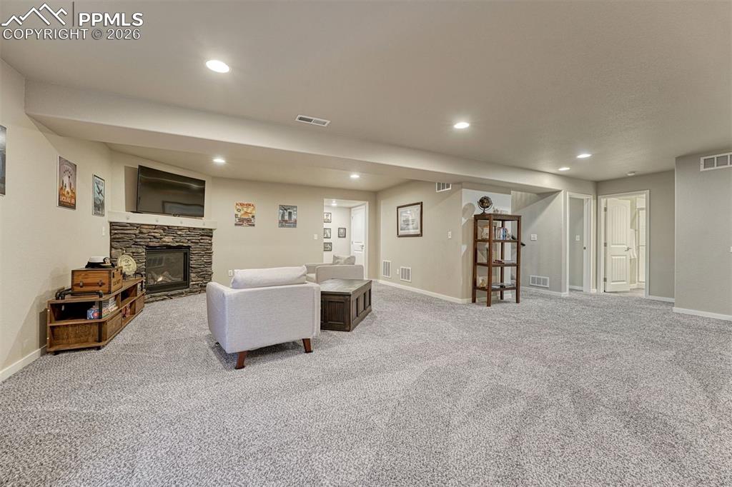 Image 21 of 46: Flexible living spaces for guests, work, or play