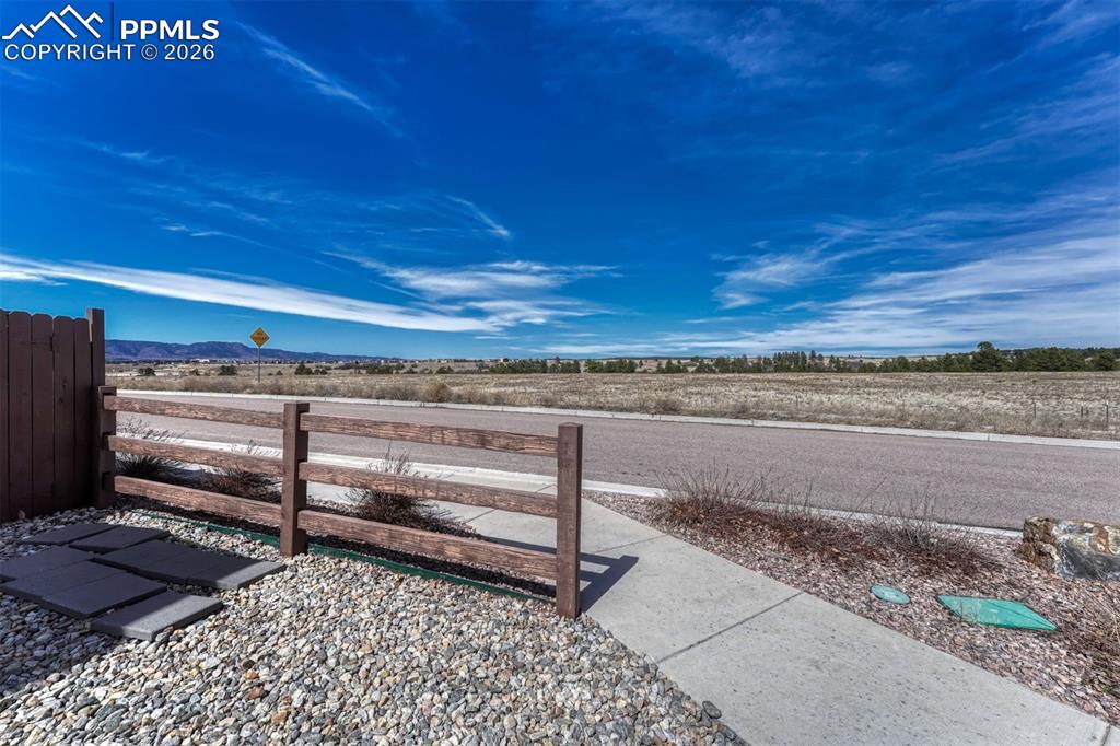 Image 37 of 46: Front yard views