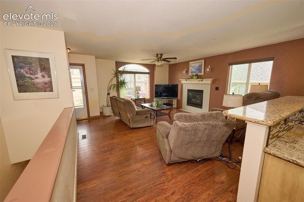 Image 6 of 20: Living Room