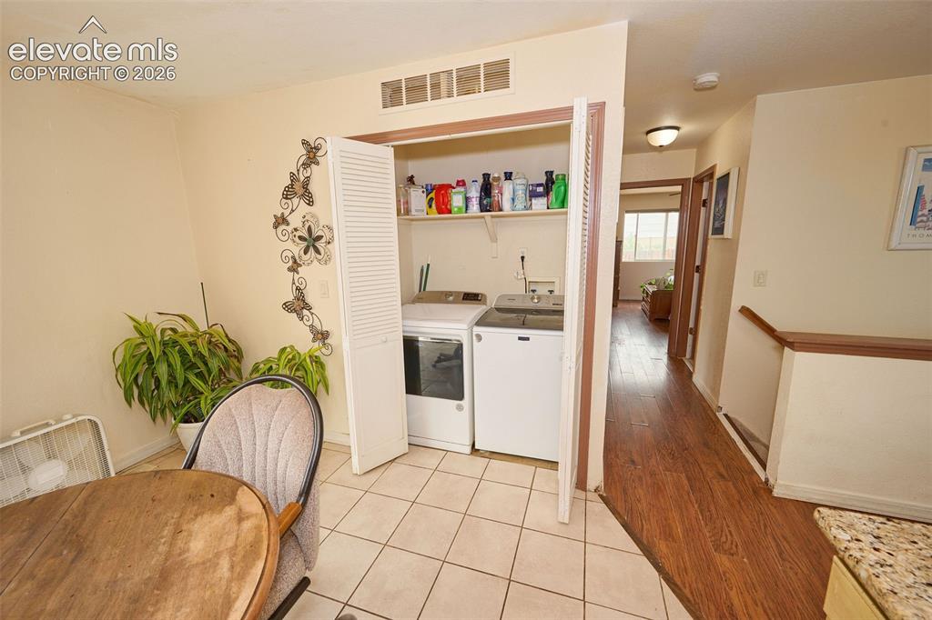 Image 8 of 20: Laundry