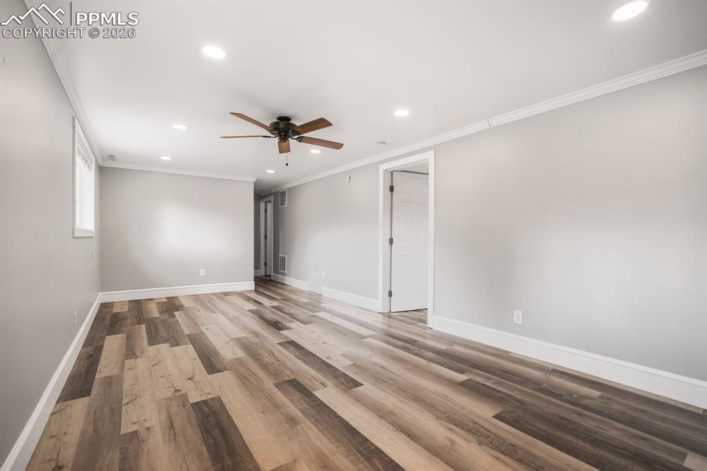 Image 20 of 37: Family Room