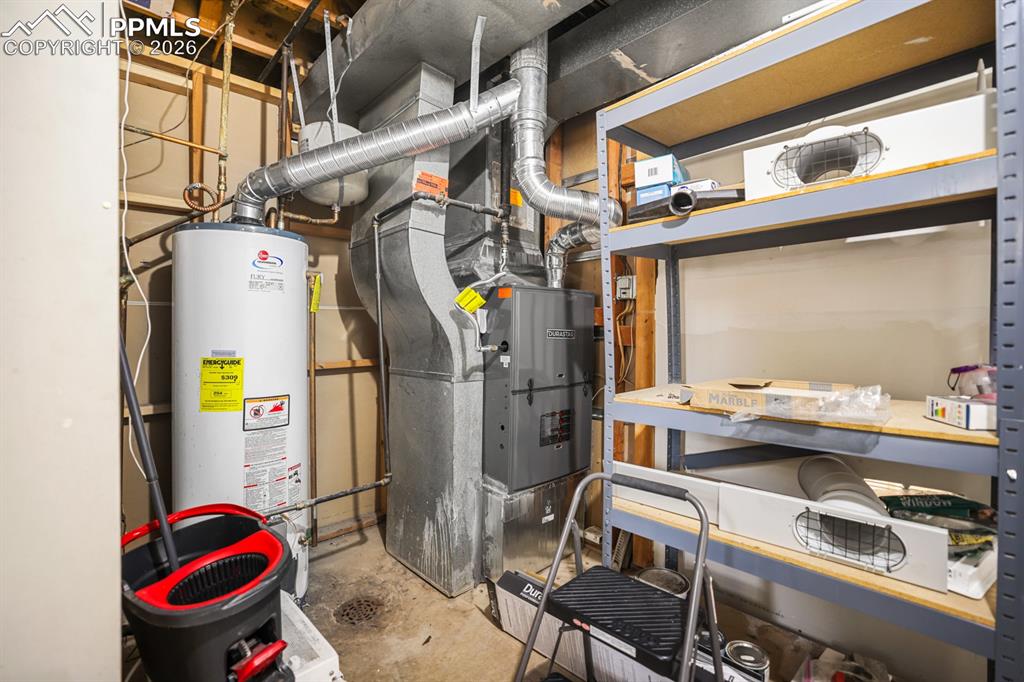 Image 27 of 37: Utility Room