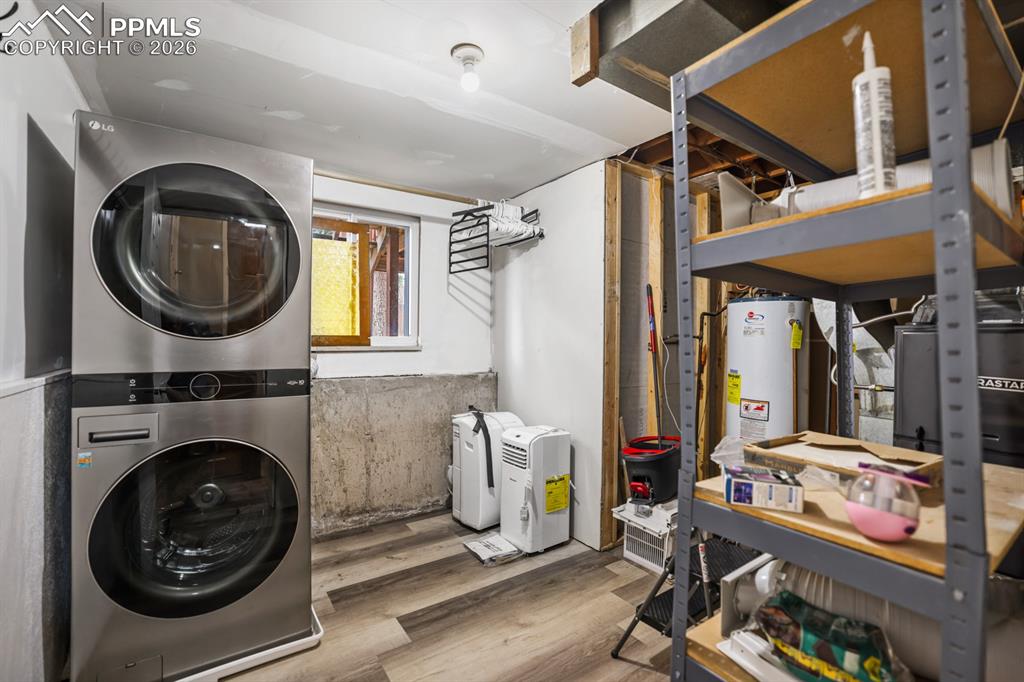 Image 28 of 37: Laundry