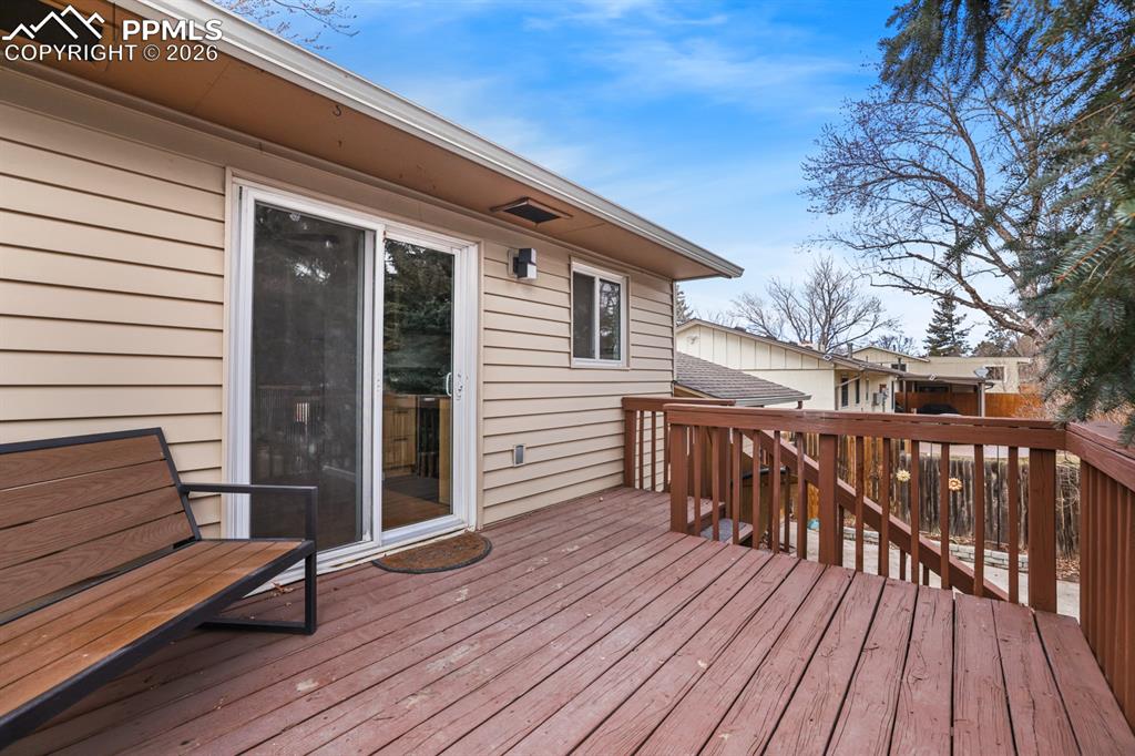 Image 30 of 37: Deck