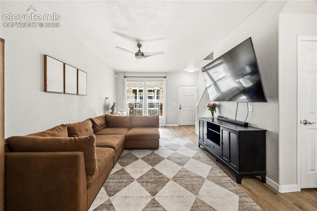 Image 15 of 35: Living Room