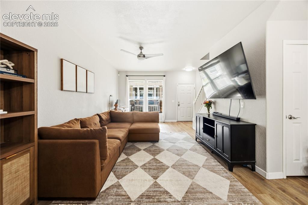 Image 16 of 35: Living Room