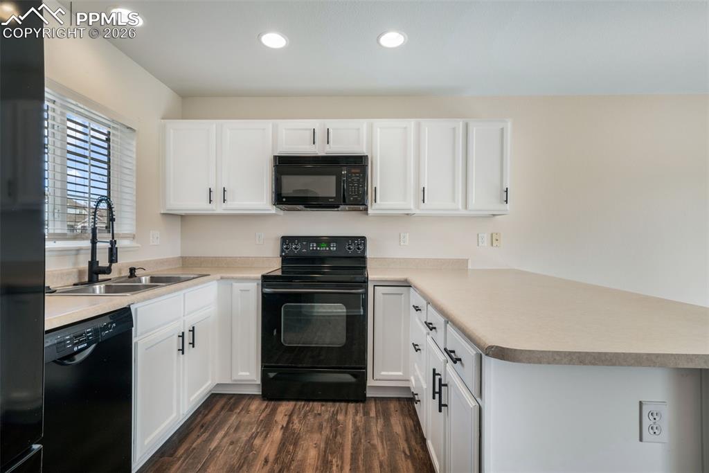 Image 10 of 46: Living Room