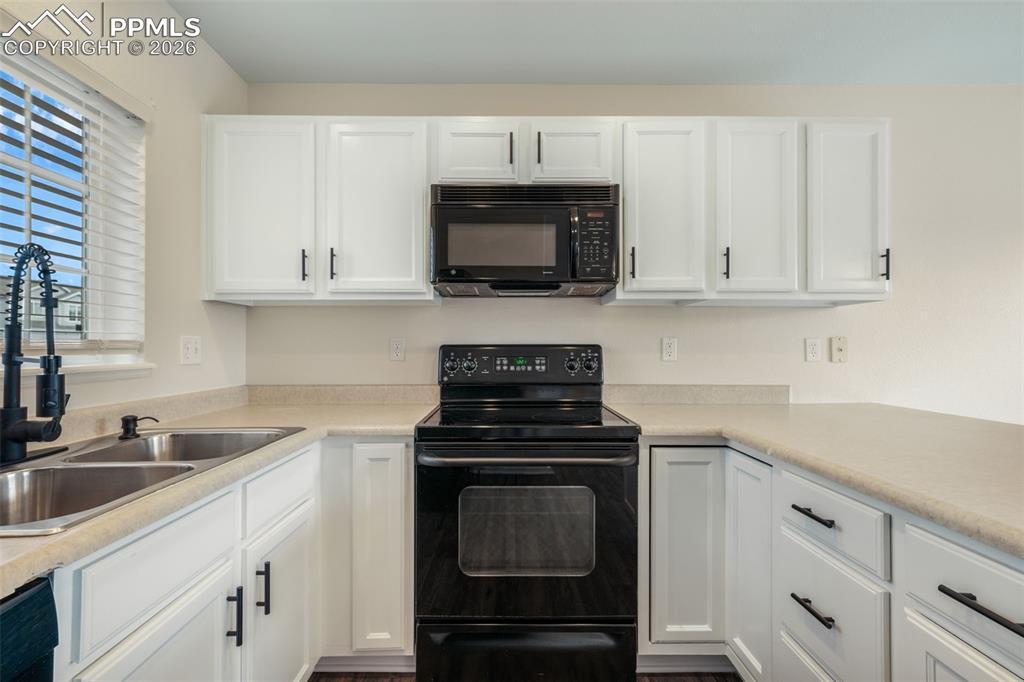 Image 12 of 46: Living Room