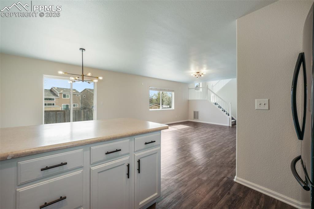 Image 14 of 46: Kitchen