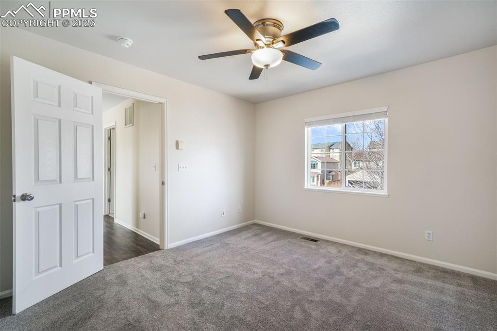 Image 34 of 46: Bathroom