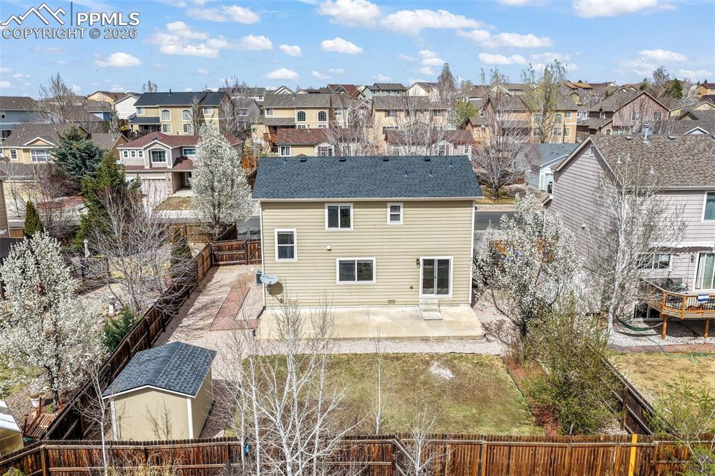 Image 43 of 46: Yard