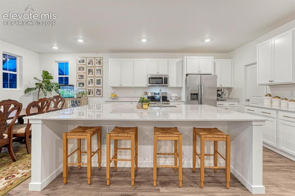 Image 14 of 46: Kitchen