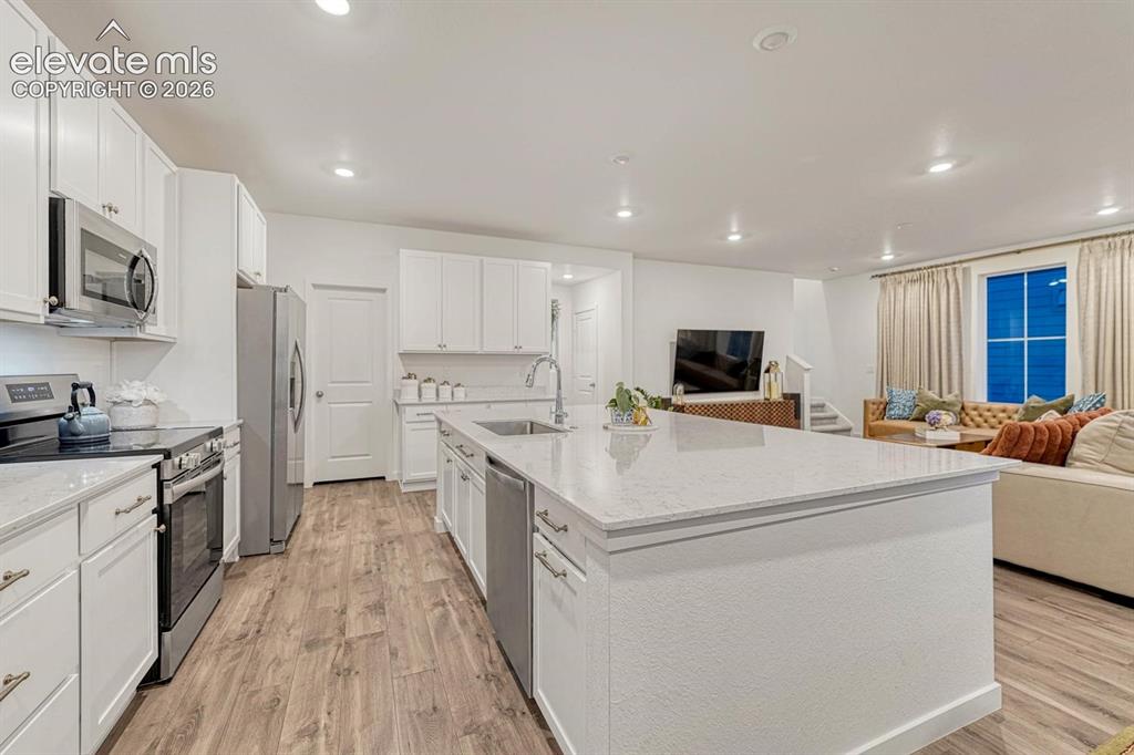 Image 15 of 46: Kitchen