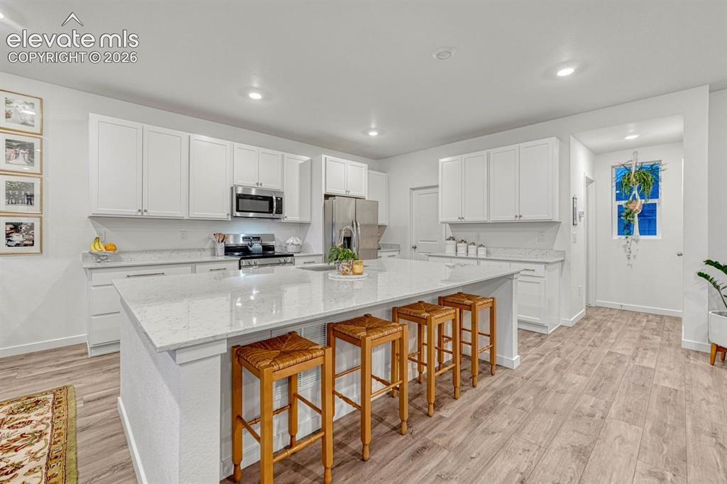Image 16 of 46: Kitchen