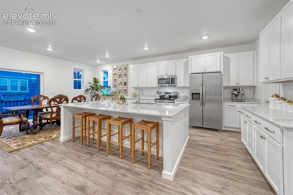 Image 17 of 46: Kitchen