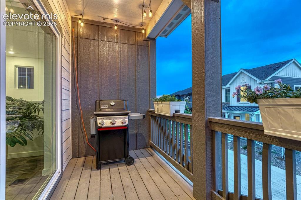 Image 9 of 46: Deck