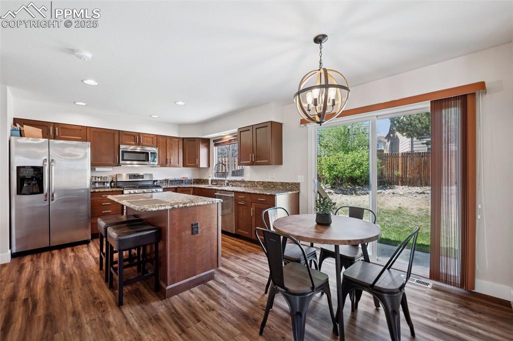 Image 10 of 27: Kitchen