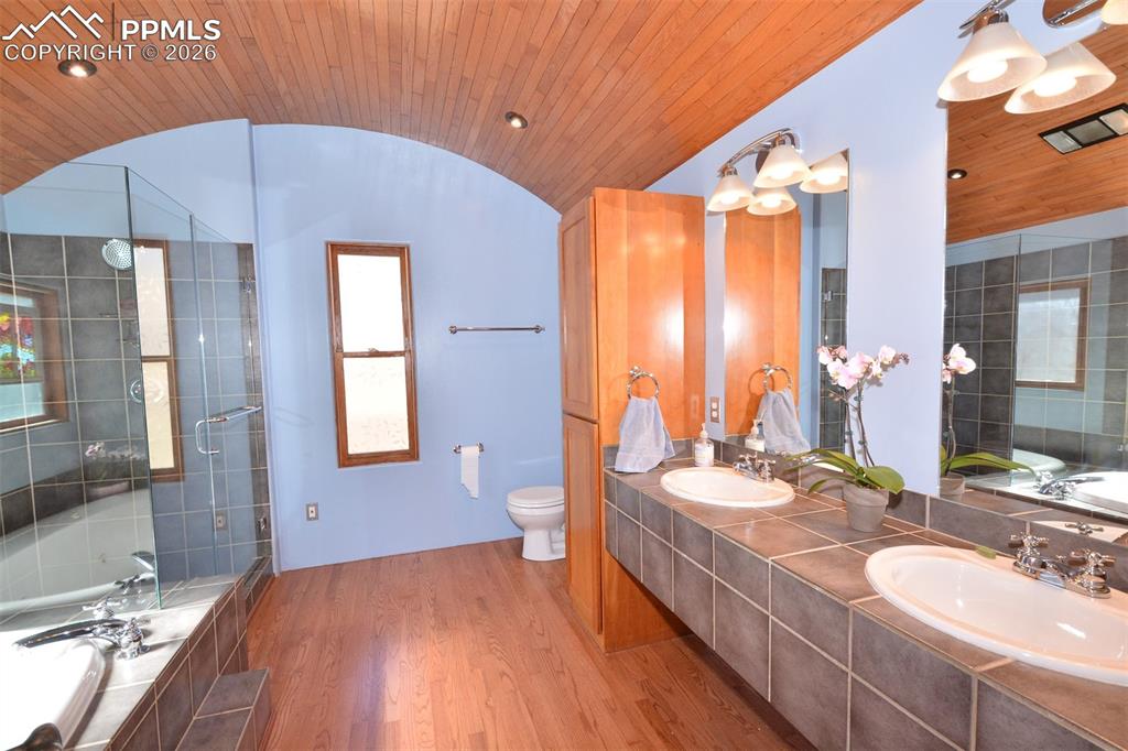 Image 13 of 32: No Description Available