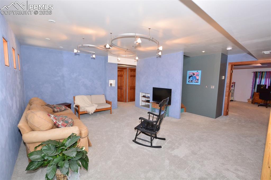 Image 19 of 32: No Description Available