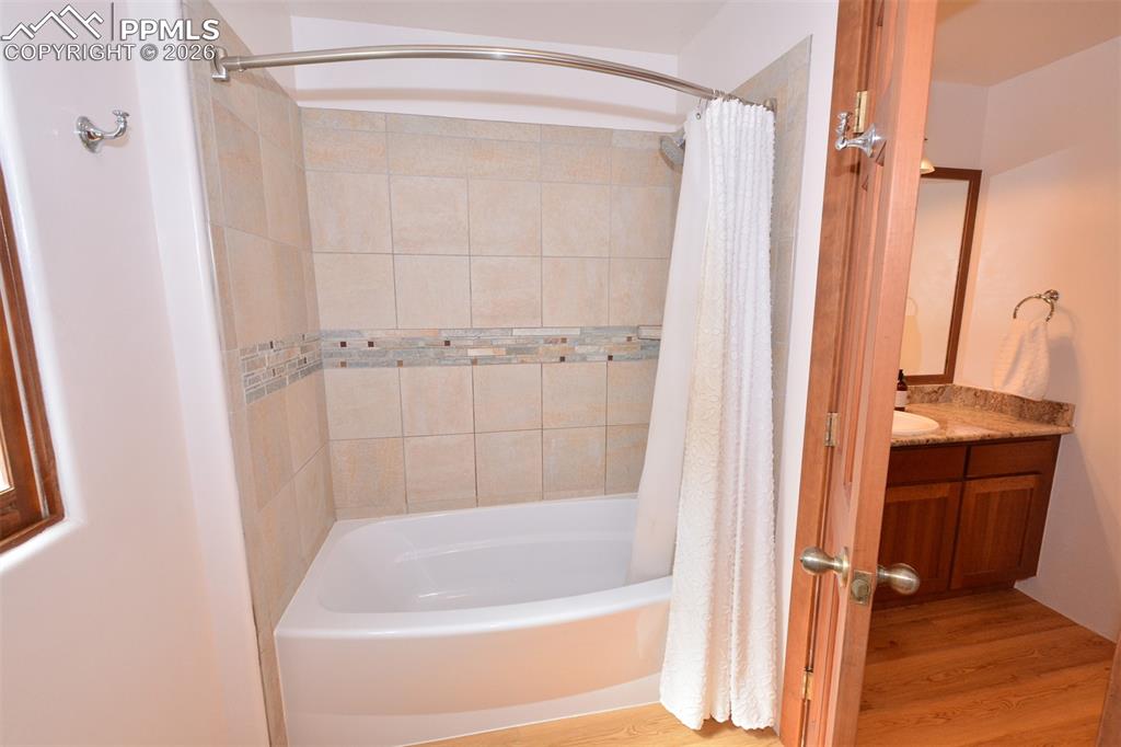 Image 25 of 32: No Description Available