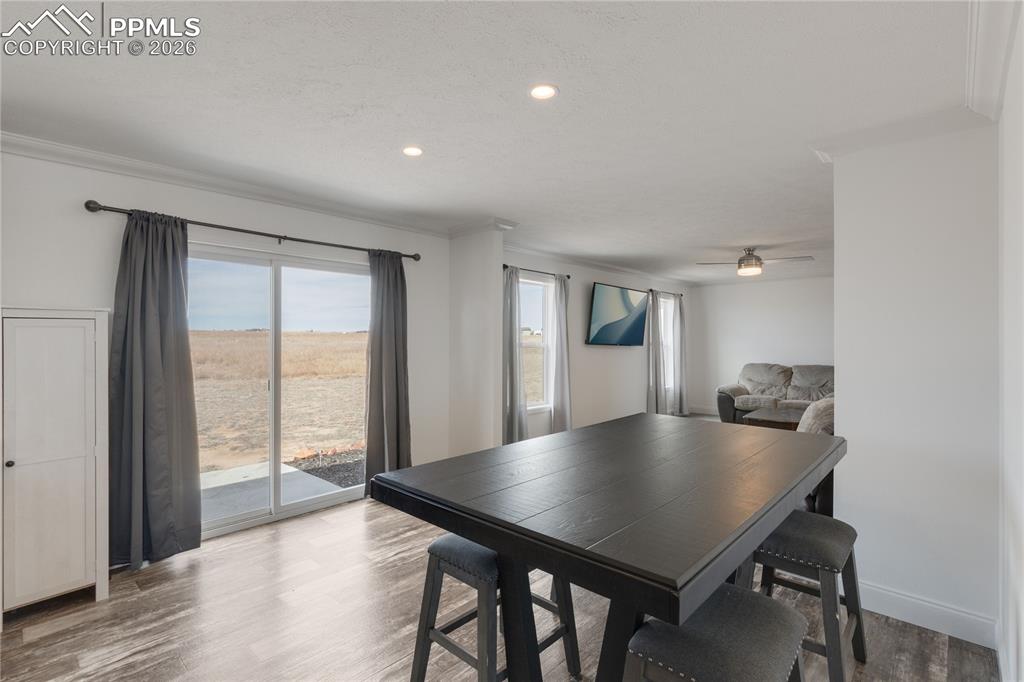 Image 12 of 34: Dining Area