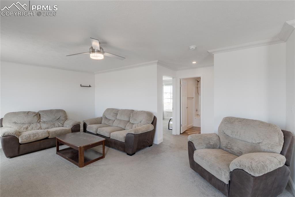 Image 16 of 34: Family Room