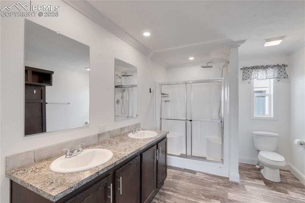 Image 22 of 34: Master Bathroom