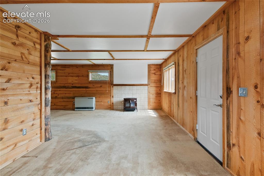 Image 9 of 50: Living Room