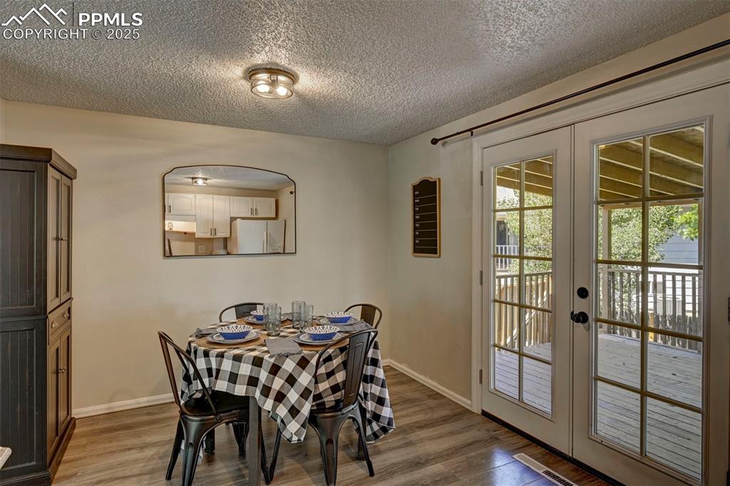 Image 12 of 37: Dining Area