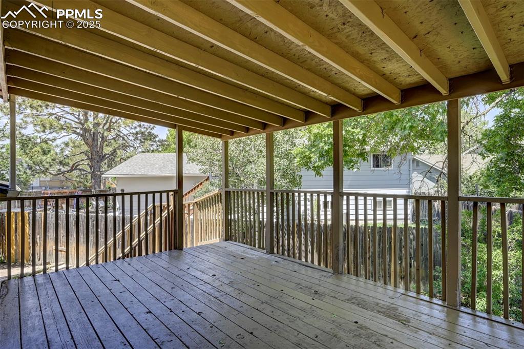 Image 17 of 37: Deck