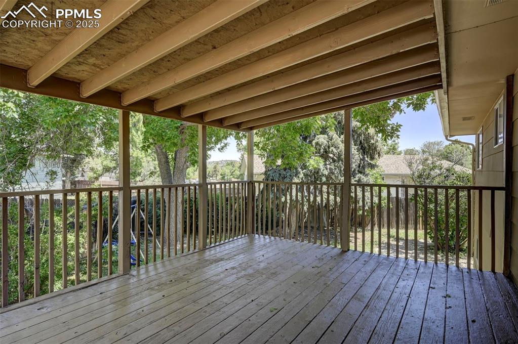 Image 18 of 37: Deck