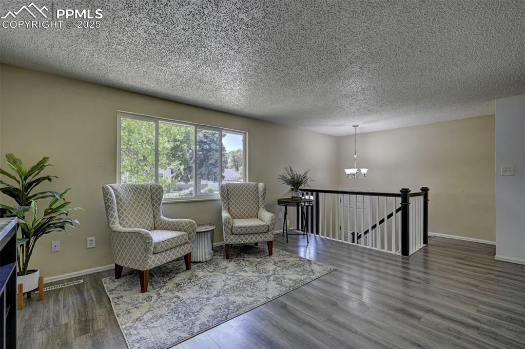 Image 5 of 37: Sitting Room