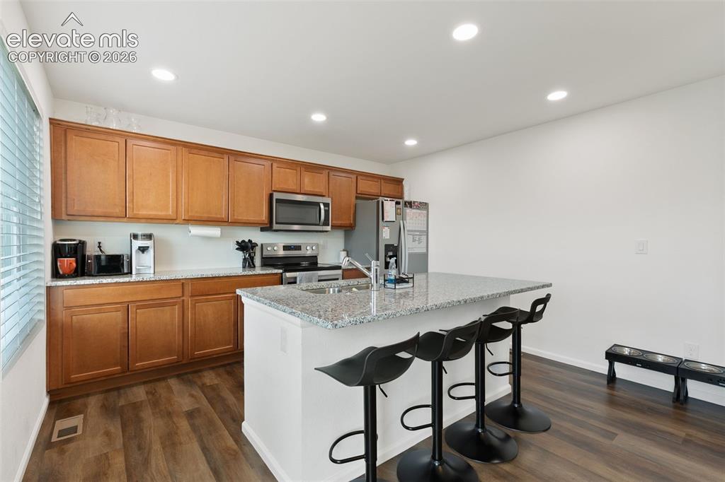 Image 15 of 39: Kitchen