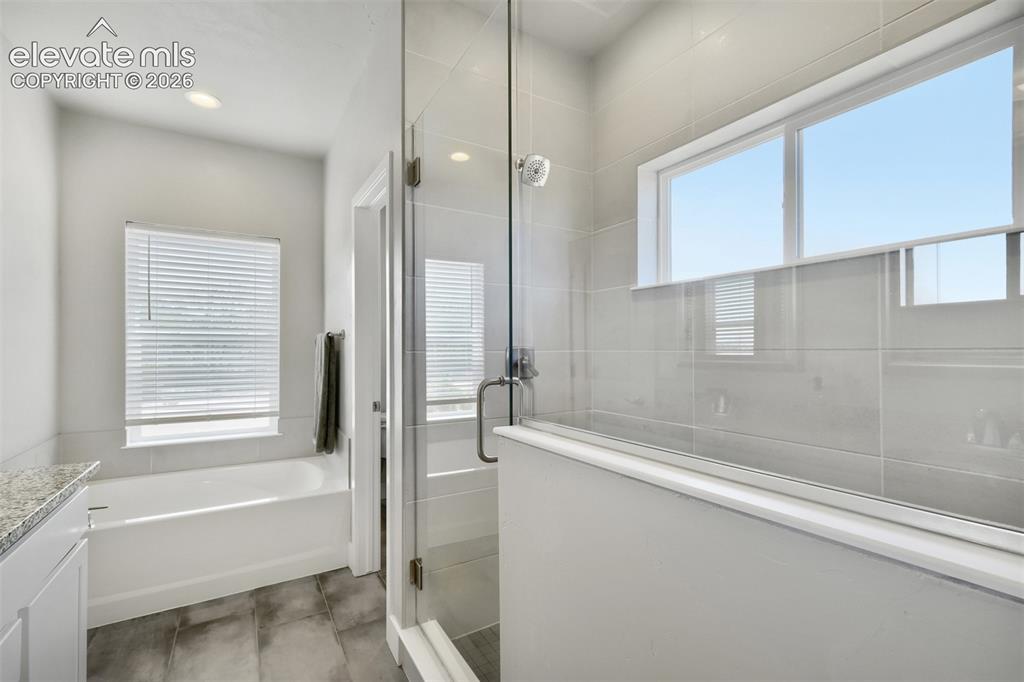 Image 26 of 29: Bathroom