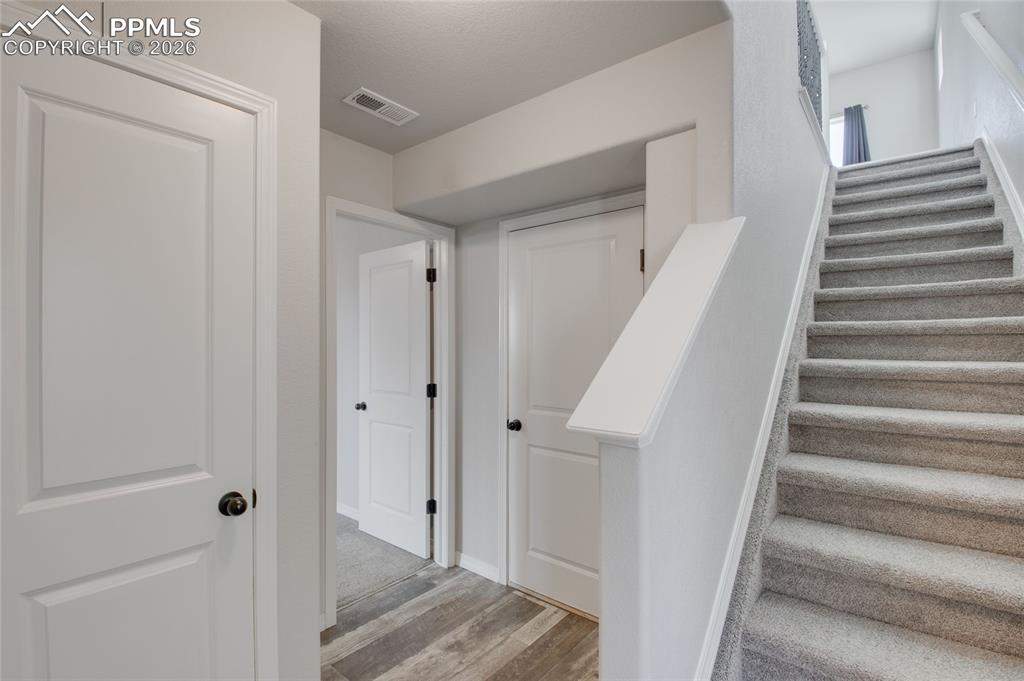 Image 10 of 37: Entry