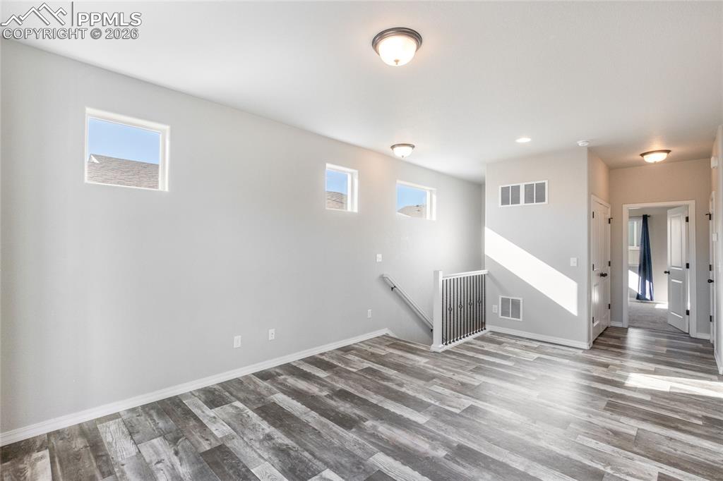 Image 21 of 37: Living Room