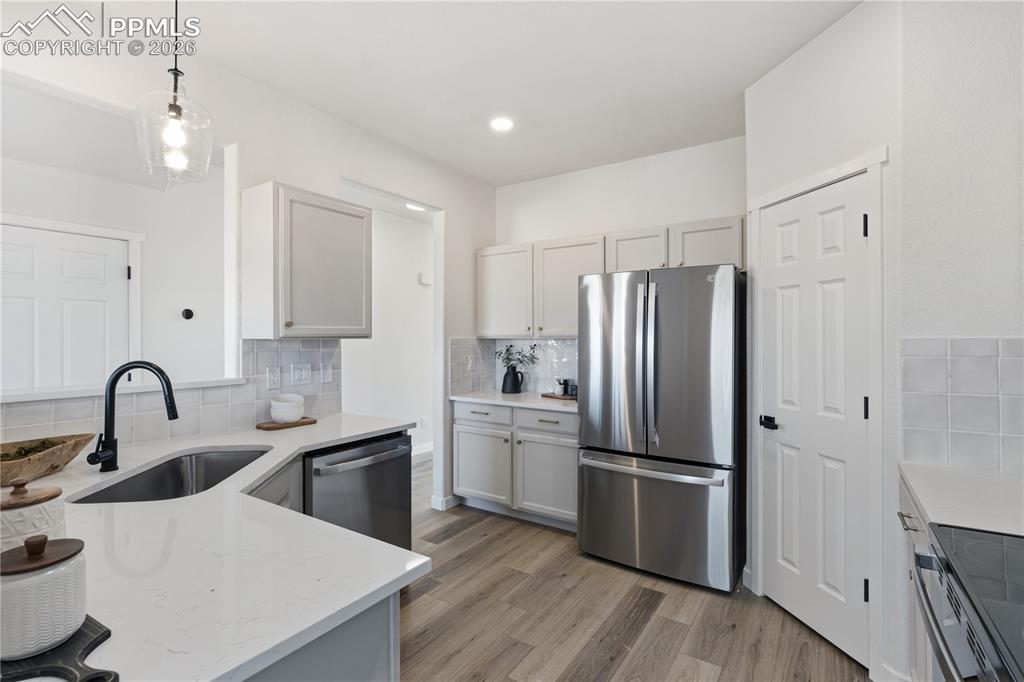 Image 12 of 42: Kitchen