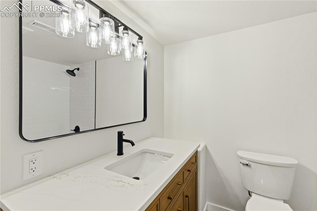 Image 31 of 42: Bathroom