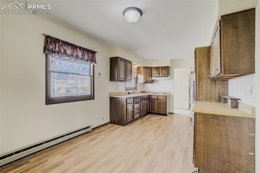 Image 11 of 43: Kitchen