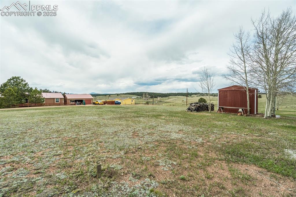 Image 31 of 43: Back lot included!