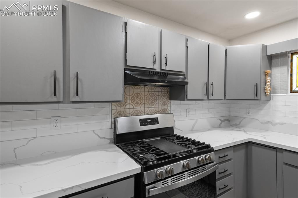 Image 11 of 48: Kitchen