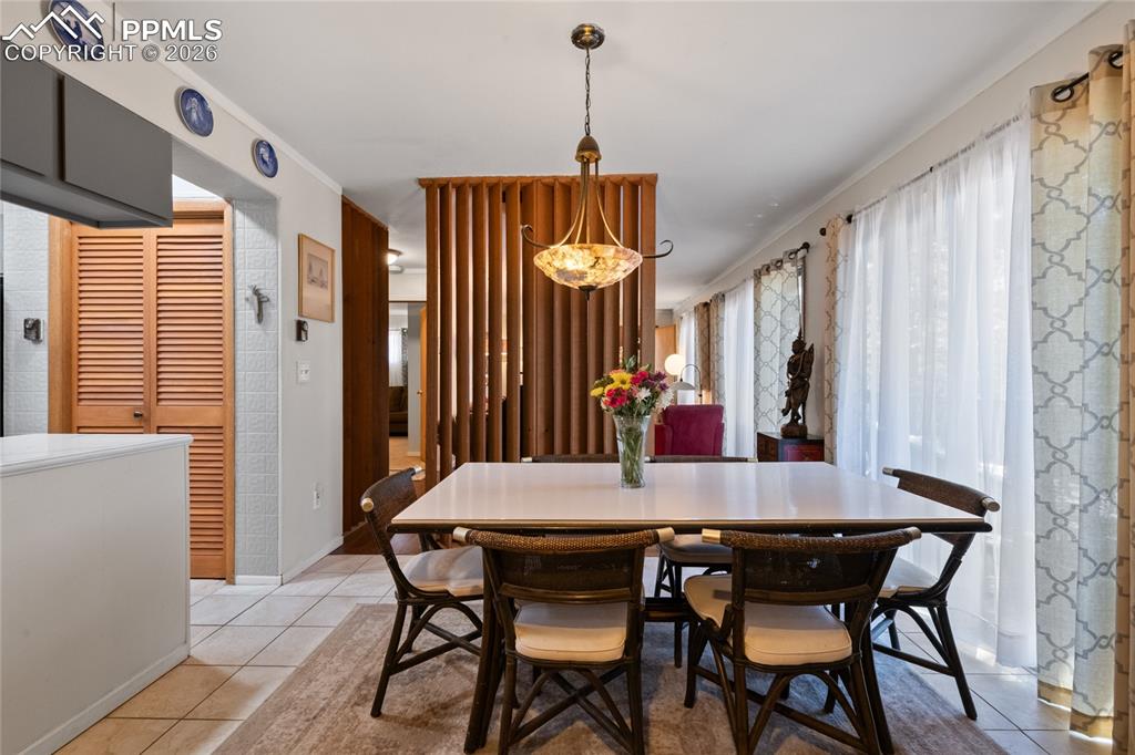 Image 8 of 48: Dining Area