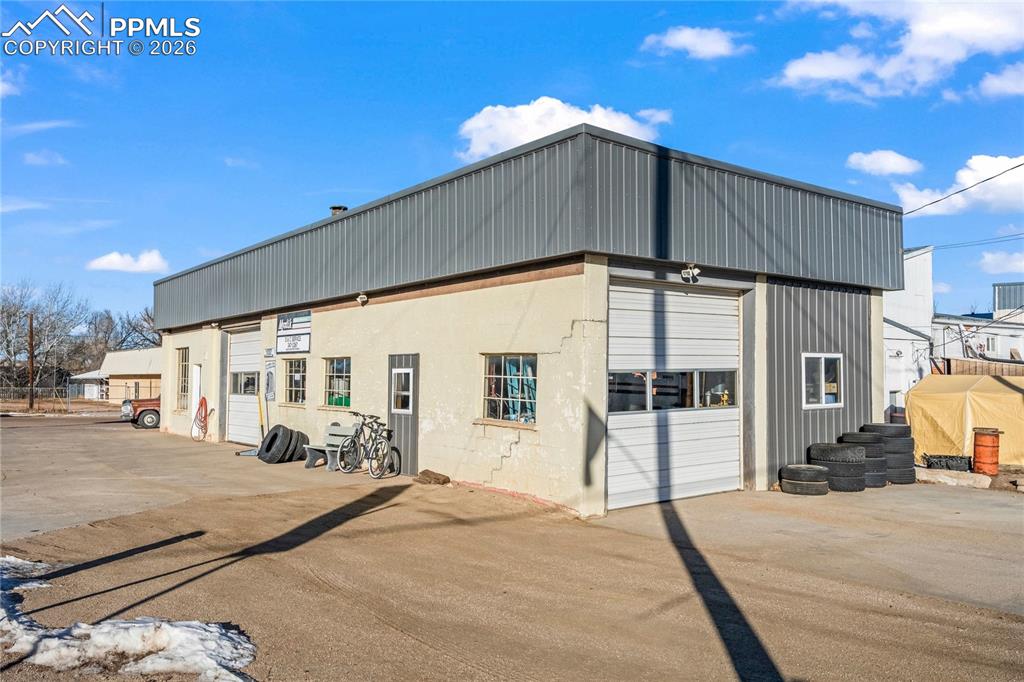 Image 3 of 16: Out Buildings