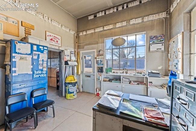 Image 5 of 16: Office