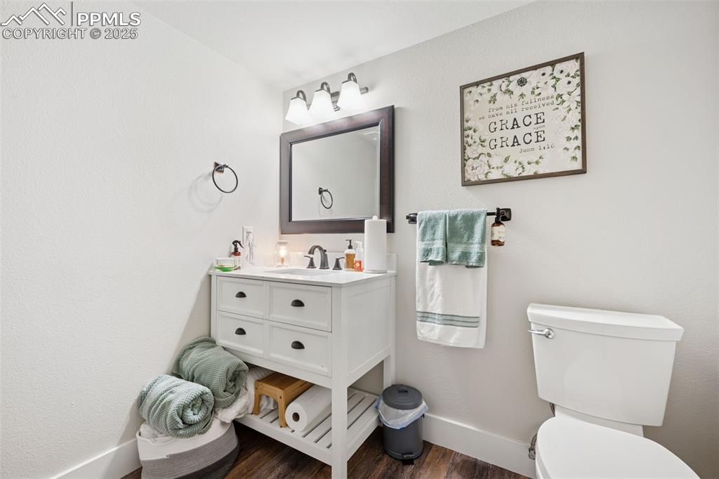 Image 17 of 36: Bathroom