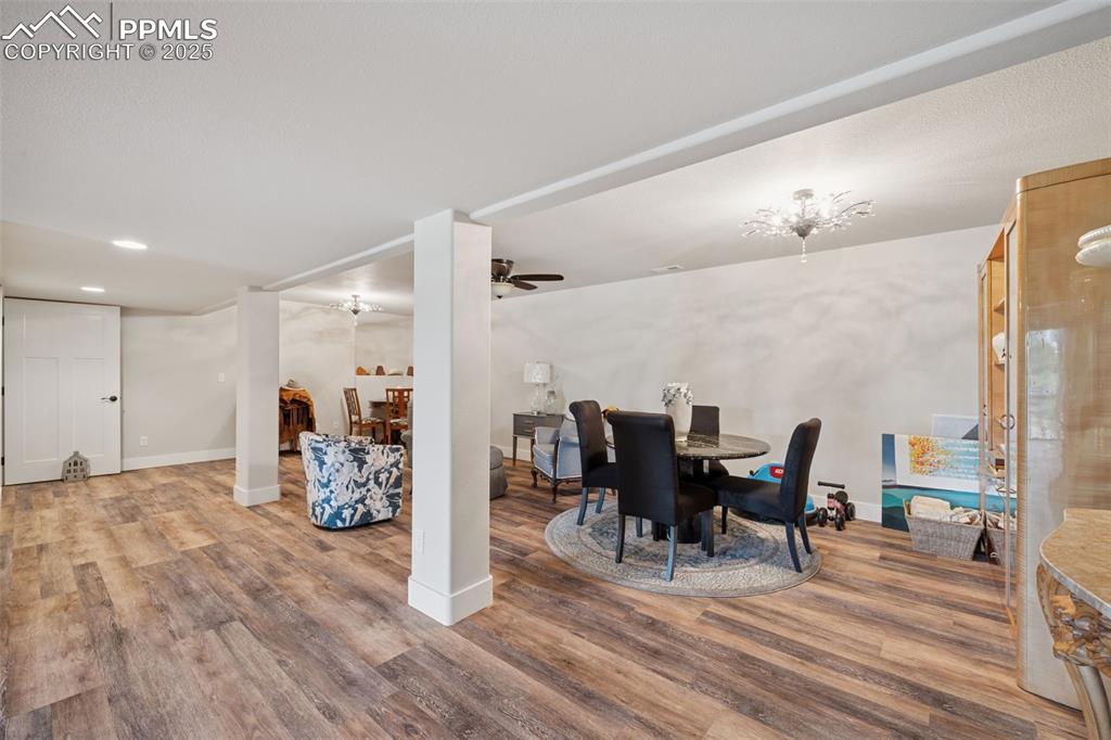 Image 7 of 36: Dining Area