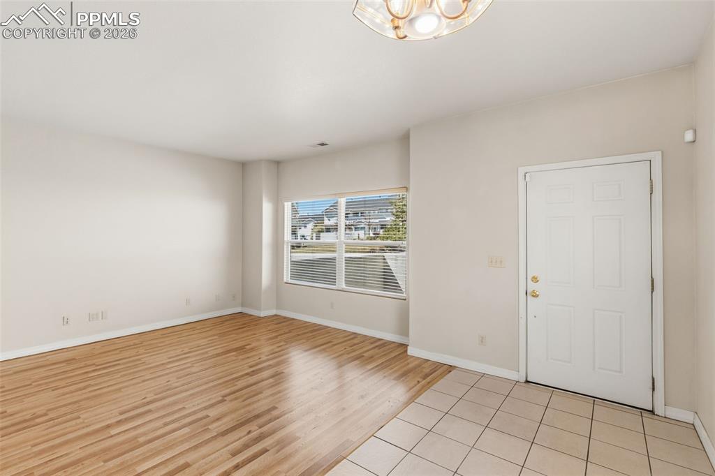 Image 11 of 44: Entry