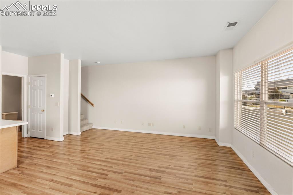 Image 14 of 44: Living Room